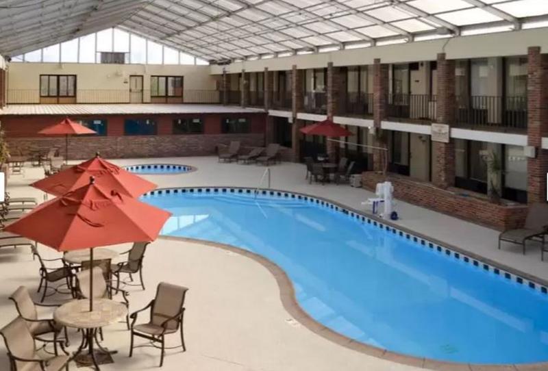Vettecity Hotel Боулинг Грийн Екстериор снимка
